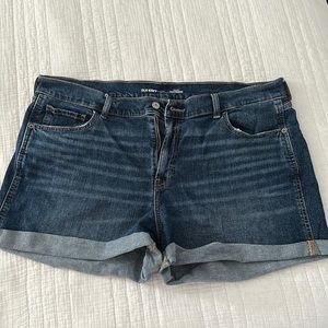 Old Navy Mid Rise Boyfriend Denim Short